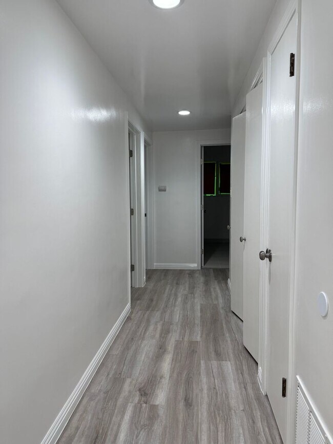 Foto del edificio - 12747 Vose St