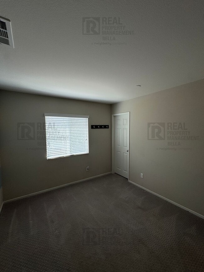 Building Photo - 31372 McKenna Ct
