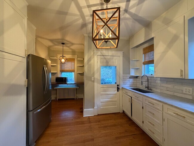 Foto del edificio - South Roanoke Charm!