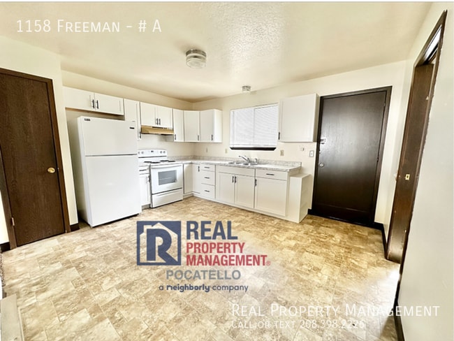 Building Photo - 2 bed 1 bath - 1 car garage - Pet Friendly
