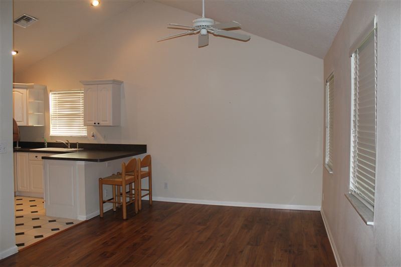 Primary Photo - 427 Wayman Cir