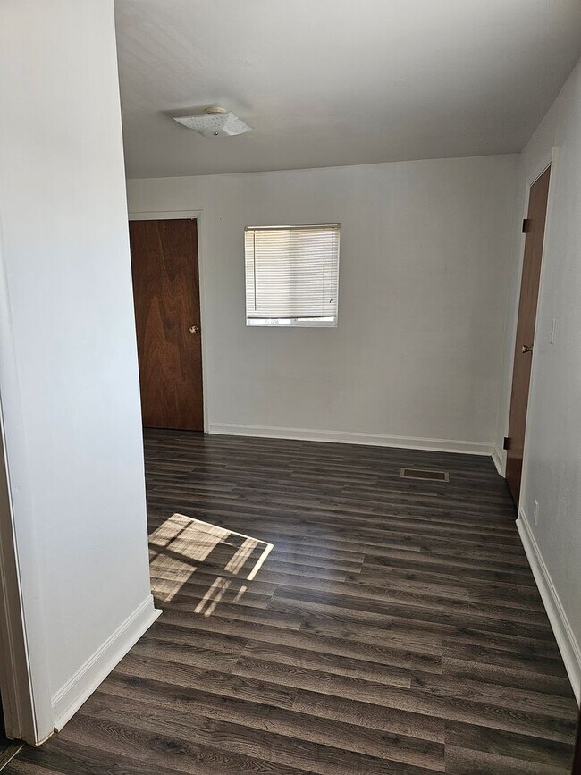 Foto del edificio - 4901 Ridge Road