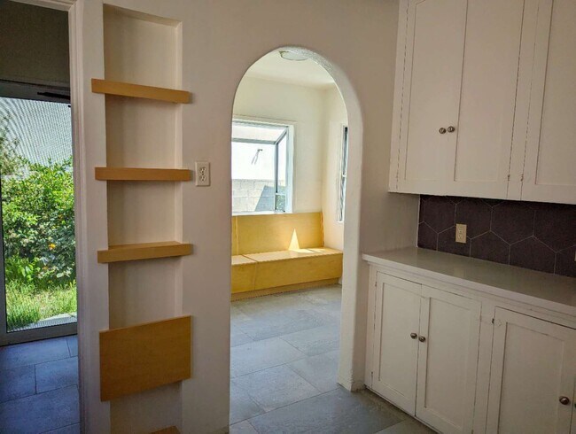 Foto del edificio - 4840 Ellenwood Dr