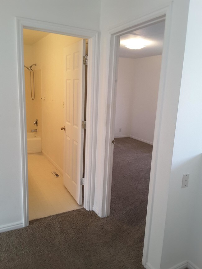 Building Photo - 1694 W 680 N
