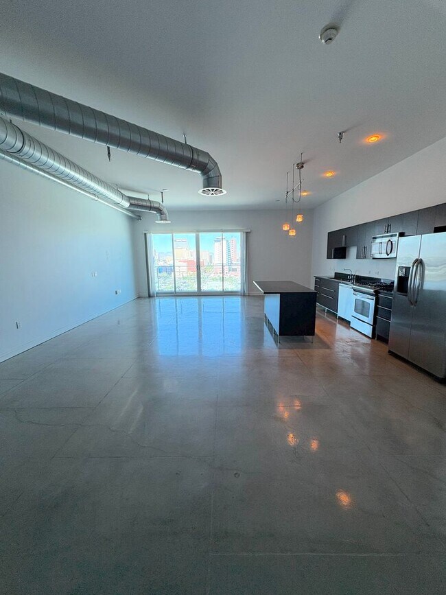 Foto del edificio - 200 Hoover Ave