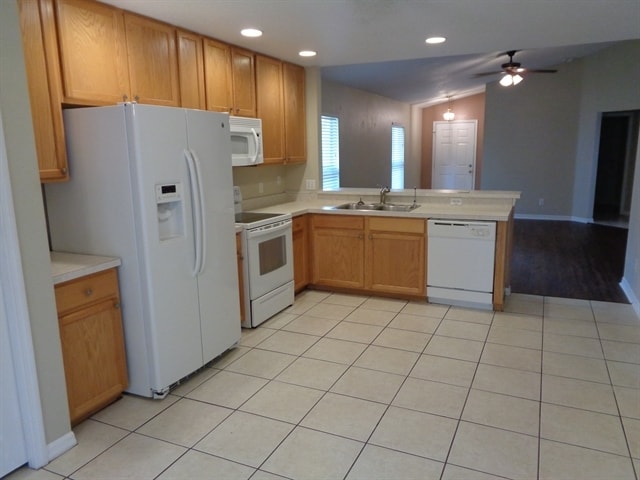 Building Photo - 7742 Citrus Blossom Dr
