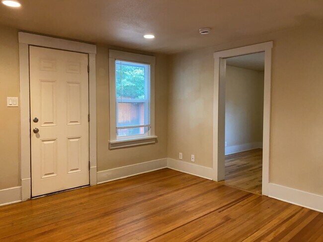 Foto del edificio - 135 N Sherwood St