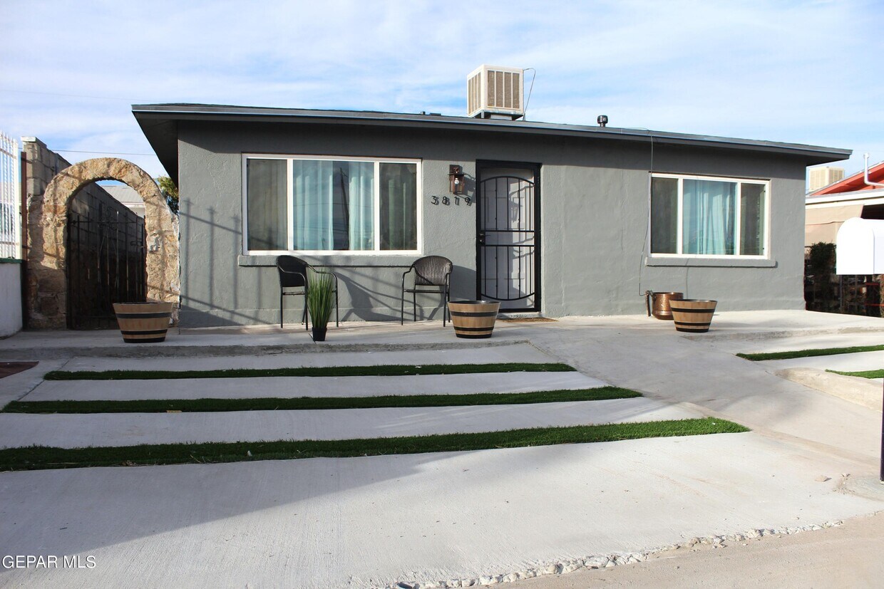 Foto principal - 3819 Morehead Ave
