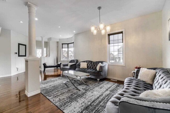 Photo du bâtiment - 1200 Langley Cir