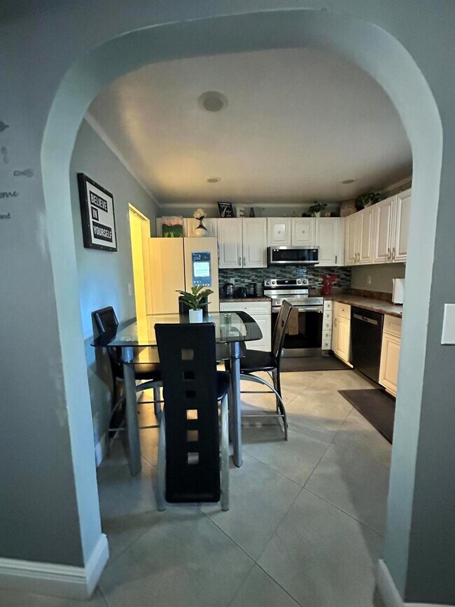Foto del edificio - 12737 Westhampton Cir