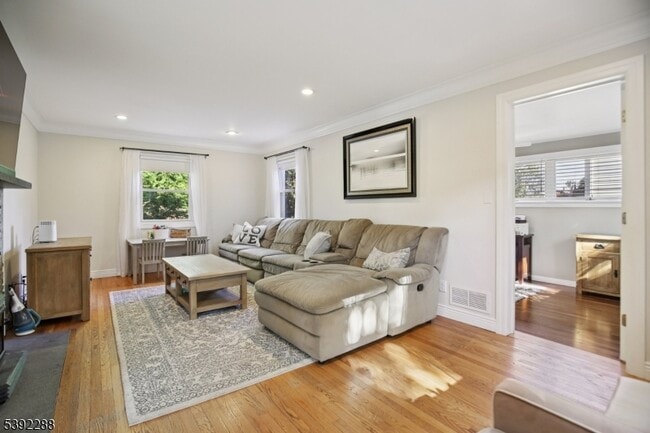 Foto del edificio - 442 Rifle Camp Rd