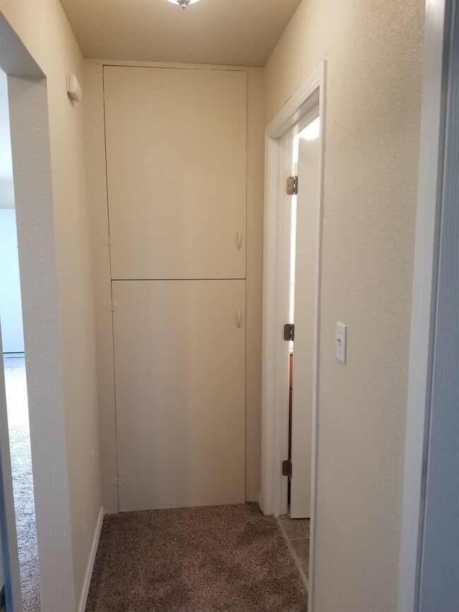 Foto del edificio - 114 W Cedar St