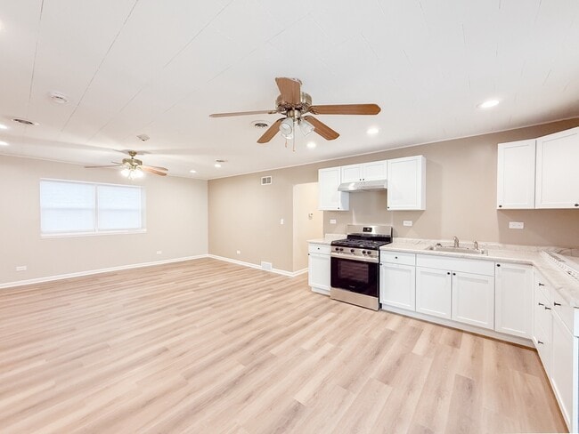 Building Photo - 106 E State Road 2