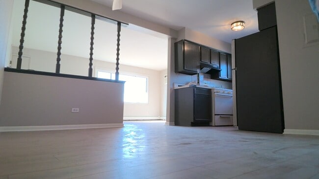 Foto del edificio - 8800 W 76th Pl