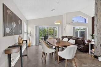 Building Photo - 1504 Lake Breeze Dr