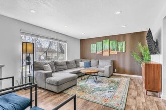 Building Photo - 423 W 1640 S