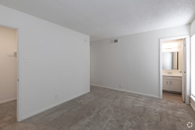 2BR, 1.5BA - 1004SF - Bedroom - La Silva