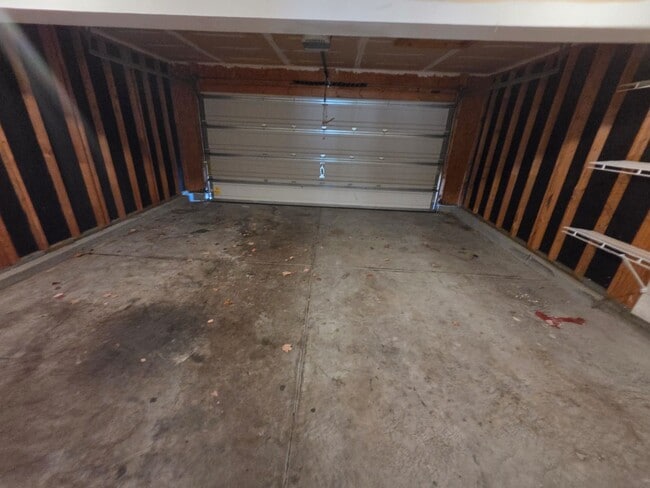 Building Photo - 2701 Buckleigh Dr