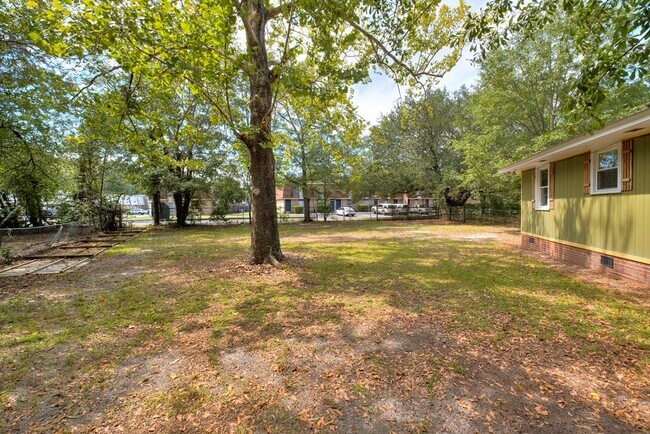 Building Photo - 124 Mccormick Dr