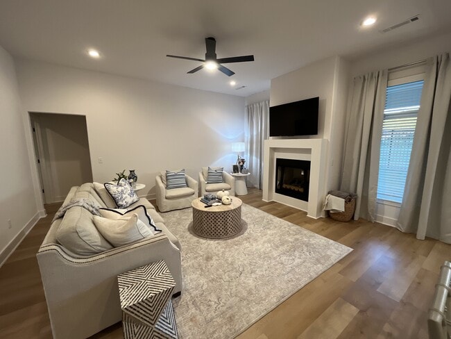 Foto del edificio - 439 Wagon Wheel Ave