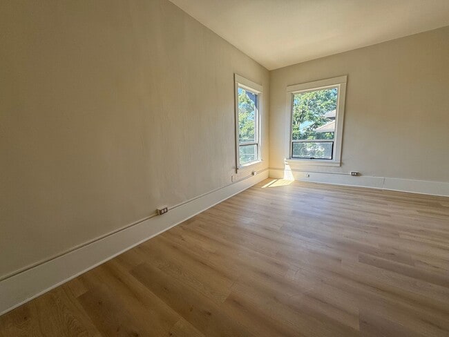 Building Photo - 1bd/1ba Seattle House