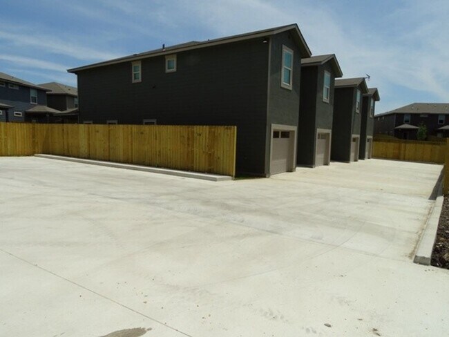 Building Photo - 14107 Fratelli Rd