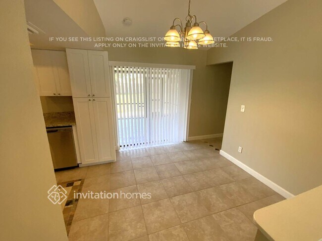 Building Photo - 2130 SW 12th Pl