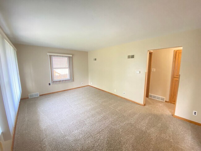 Foto del edificio - 715 W 18th St