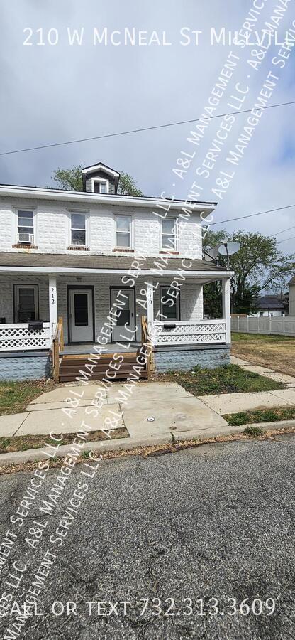 Building Photo - 210 W McNeal St