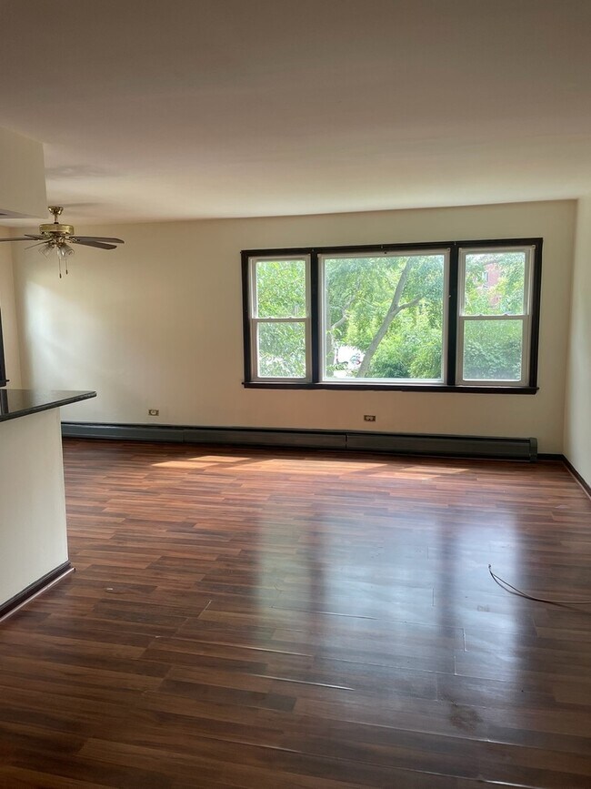 Foto del edificio - 7745 Adams St