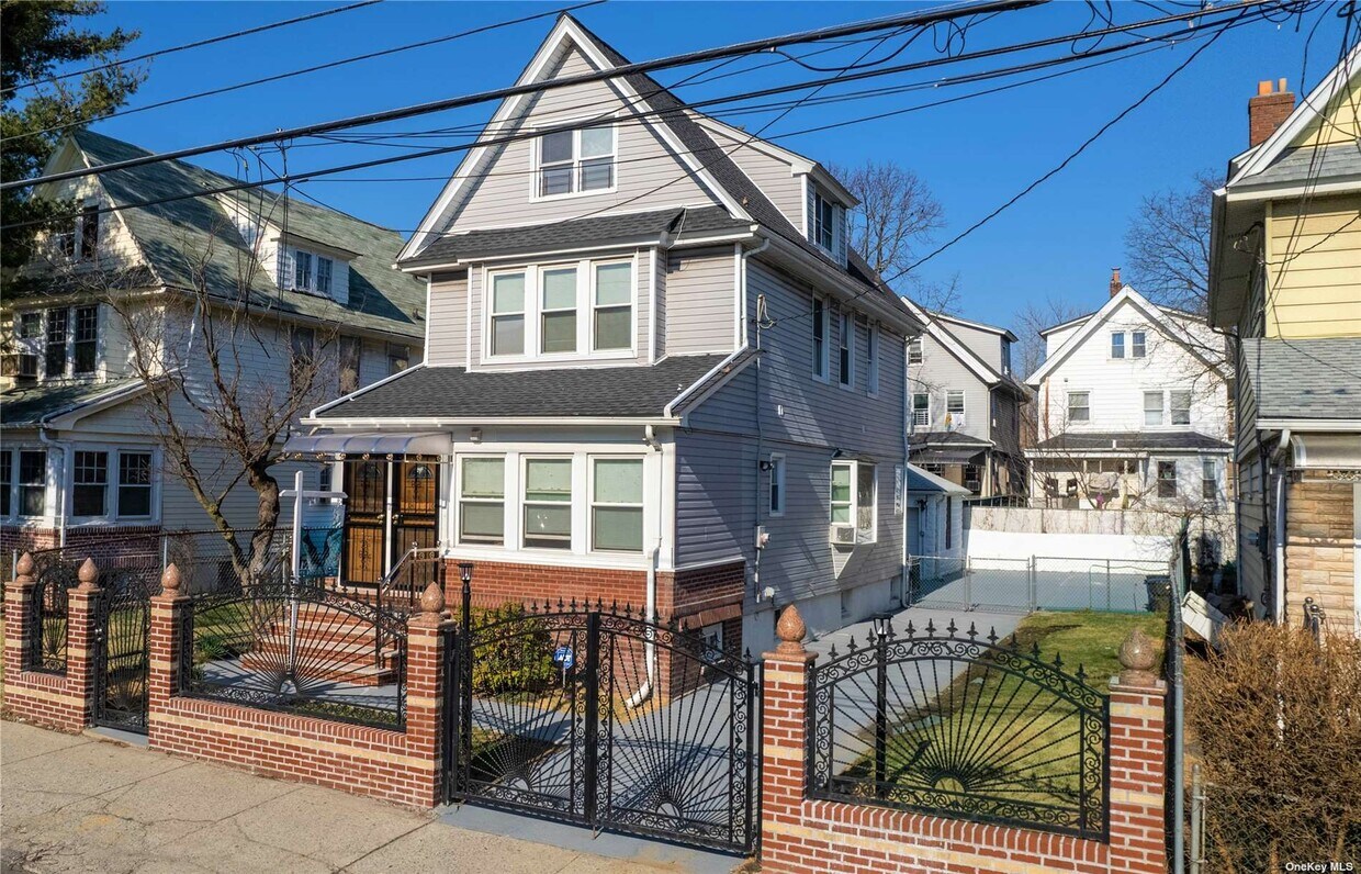 Primary Photo - 88-15 188th St