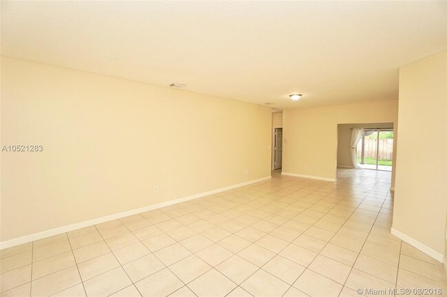 Building Photo - 13424 SW 122nd Ave