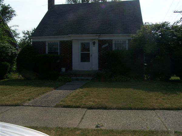 Primary Photo - 20045 Charest St