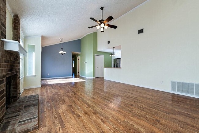 Building Photo - 11702 Norwegian Wood Dr
