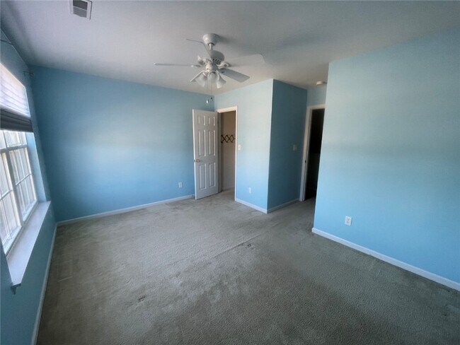 Foto del edificio - 634 Country Heights Dr