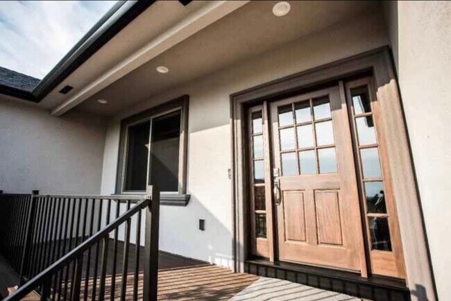 Building Photo - 4490 Brownridge Terrace