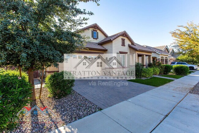 Building Photo - 4179 E Cynthia St