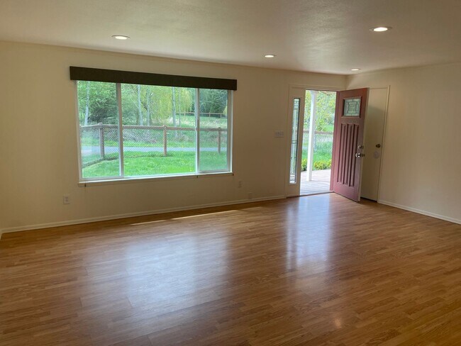 Foto del edificio - Private Langley Home Only Minutes From Downtown!