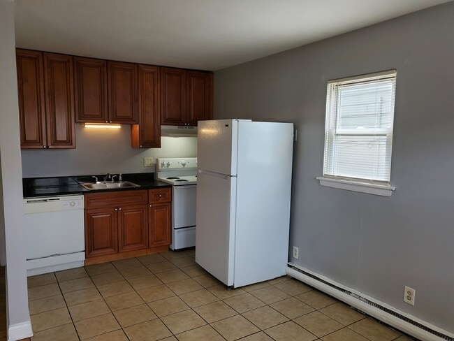 Building Photo - 371 W Old Indian Trail
