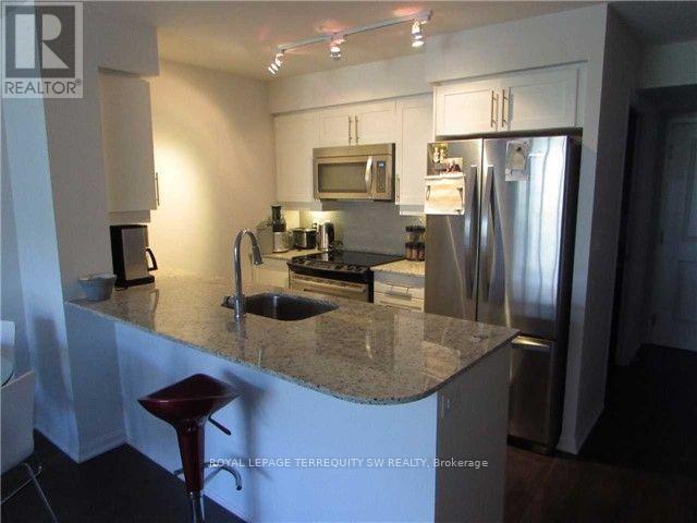 Building Photo - 35 Bastion St