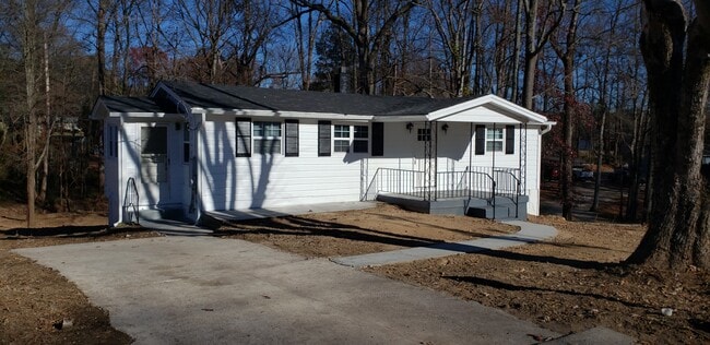 Building Photo - 1711 Alexsandria Rd
