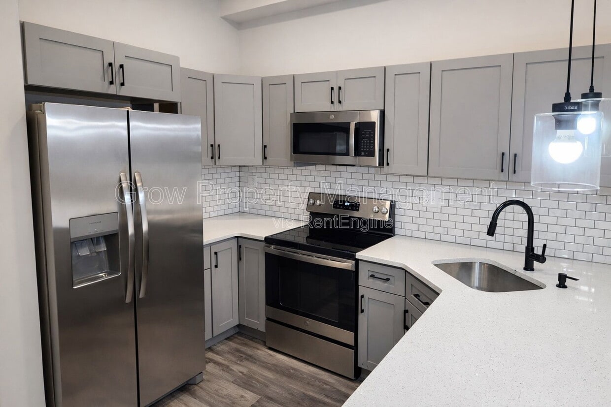 Photo - 623 W Oxford St