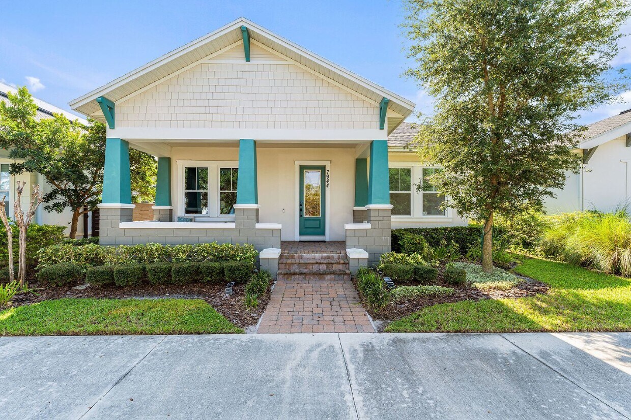 Foto principal - Gorgeous 3 Bedroom Home + Office Available...
