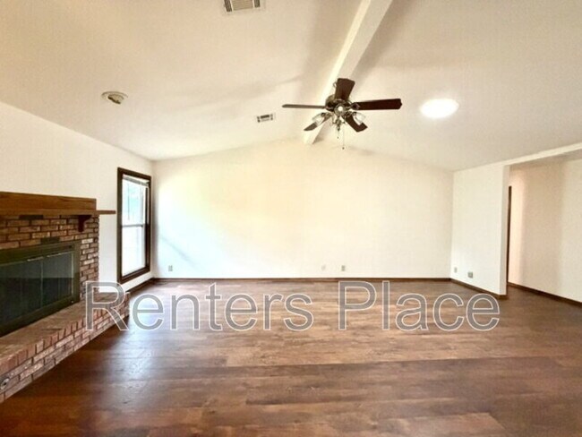 Foto del edificio - 319 W 33rd St