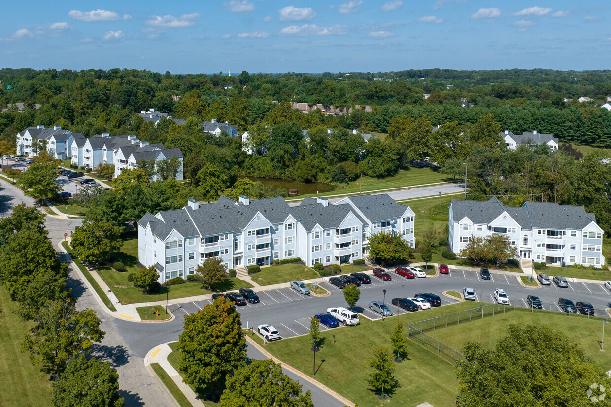 Building Photo - 8360 Montgomery Run Rd