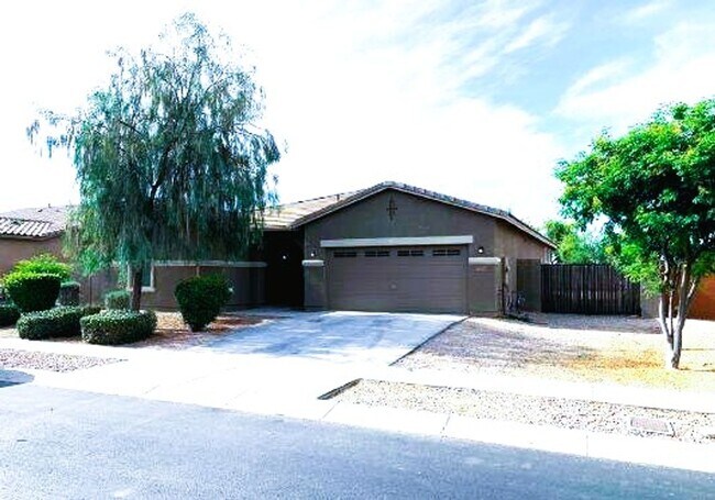 Foto del edificio - 3-bedroom, 2-bath home with a 2-car tandem garage FREE RENT OAC