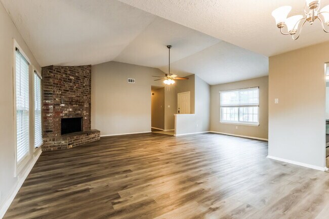Foto del edificio - 4703 Owens Creek Ln