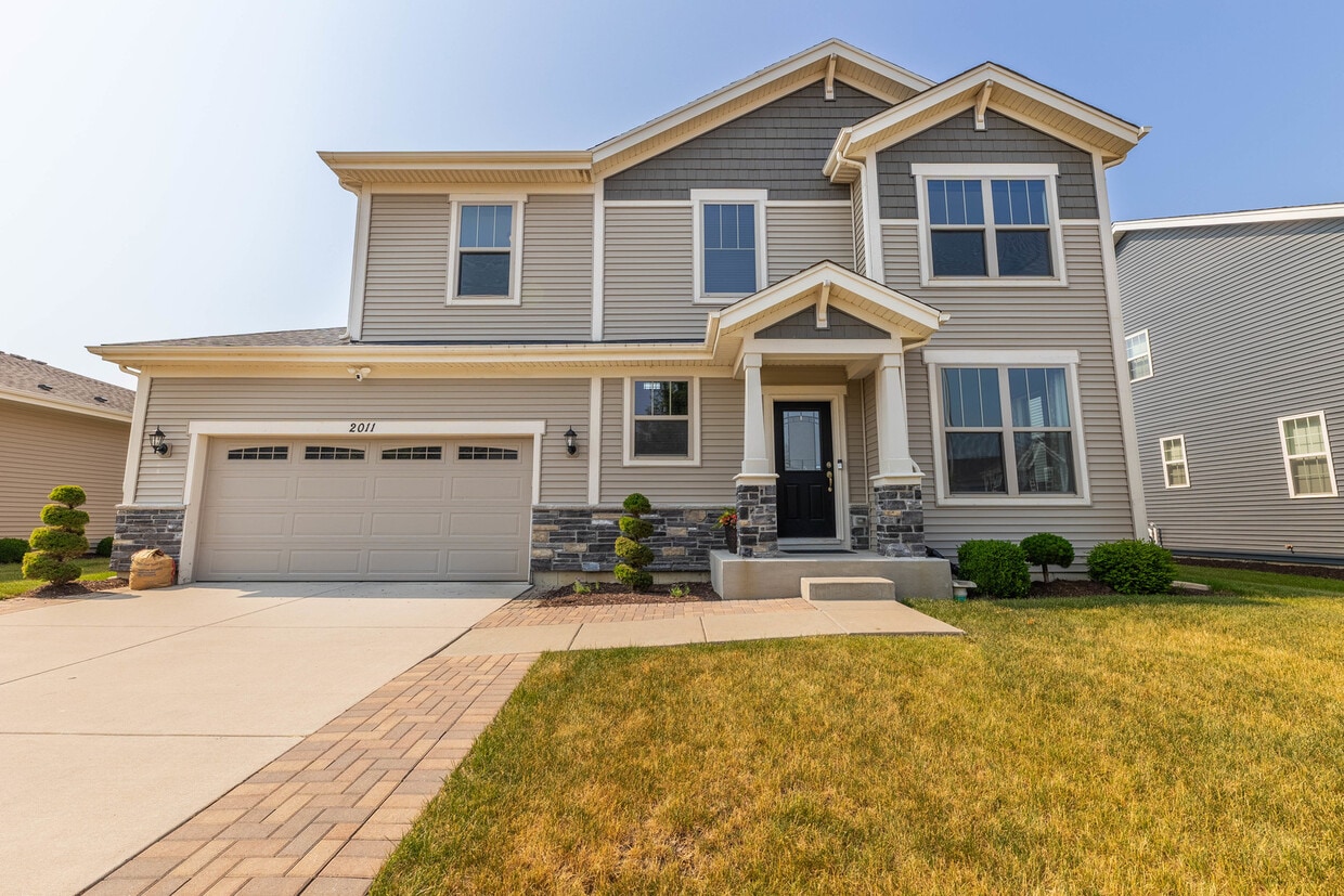 2011 Helen Dr, Romeoville, IL 60446 House Rental in Romeoville, IL