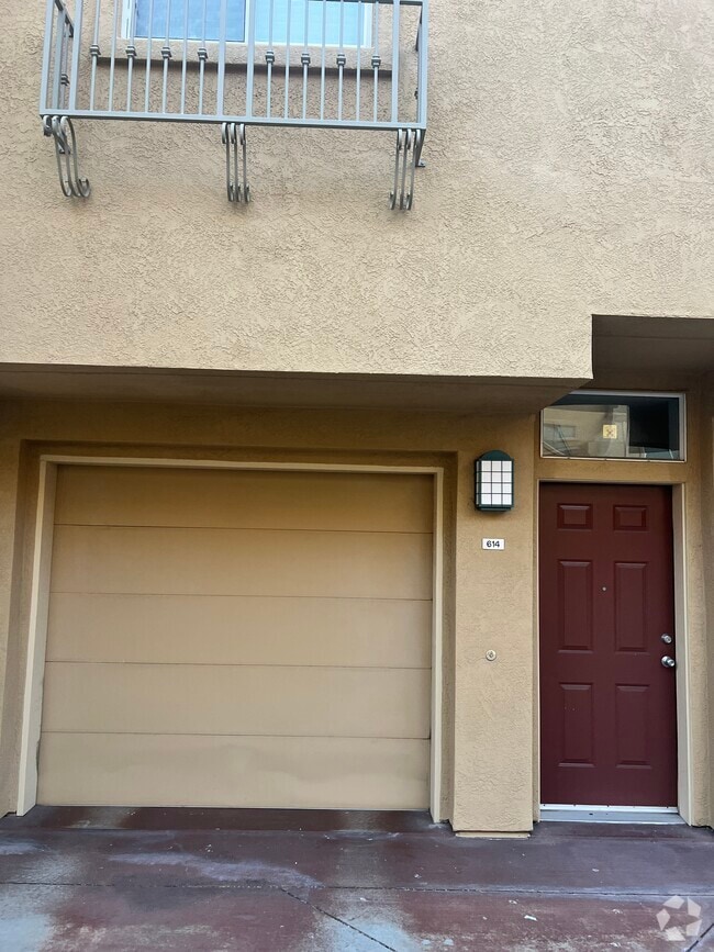 Building Photo - 1690 Civic Center Dr