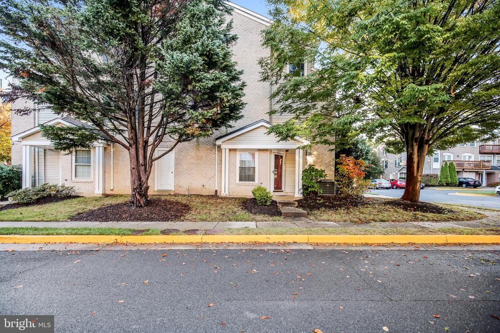 Primary Photo - 11801 Rockaway Ln